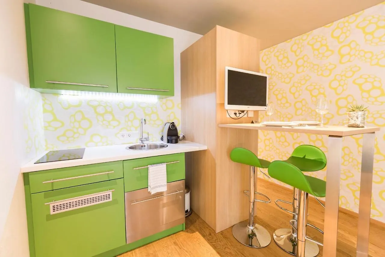 Room 4 & 5 Apartments Salzburg 0*,  Österrike